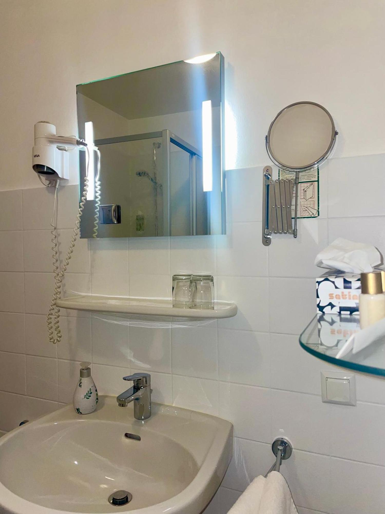 Hotel-Pension Hommen Κόμπλεντς Εξωτερικό φωτογραφία