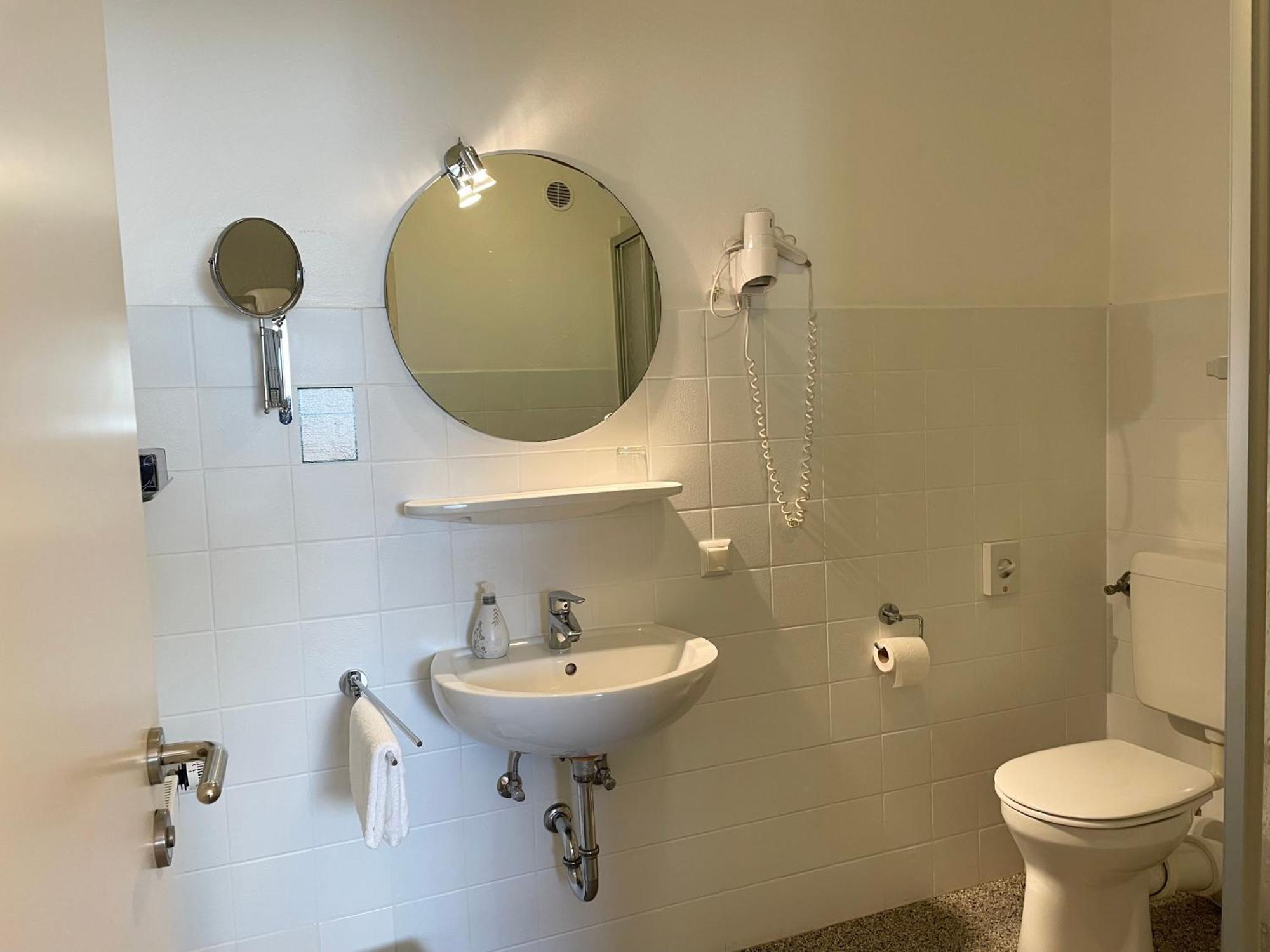 Hotel-Pension Hommen Κόμπλεντς Εξωτερικό φωτογραφία
